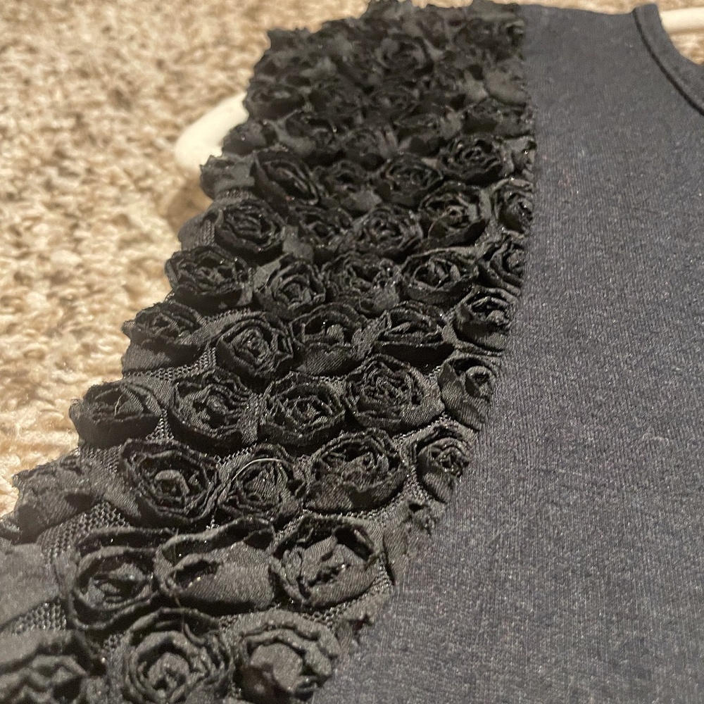 DESIGN HISTORY FLORAL TEXTURED TUNIC TANK BLACK